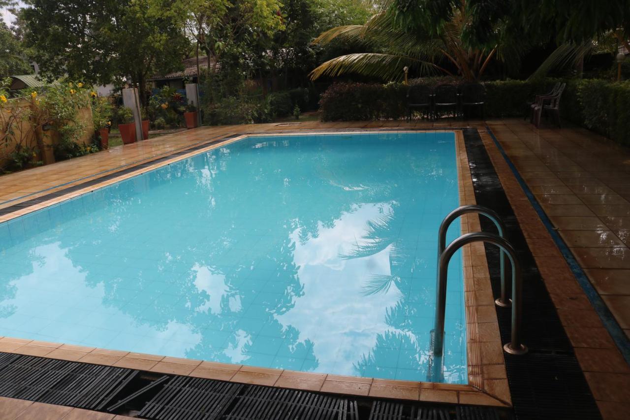 Margosa Lake Resort Anuradhapura Buitenkant foto