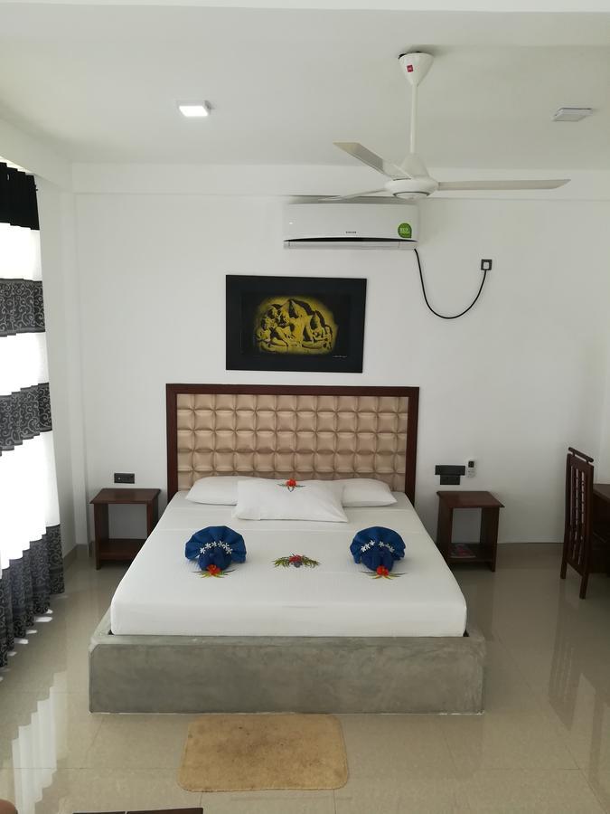 Margosa Lake Resort Anuradhapura Buitenkant foto