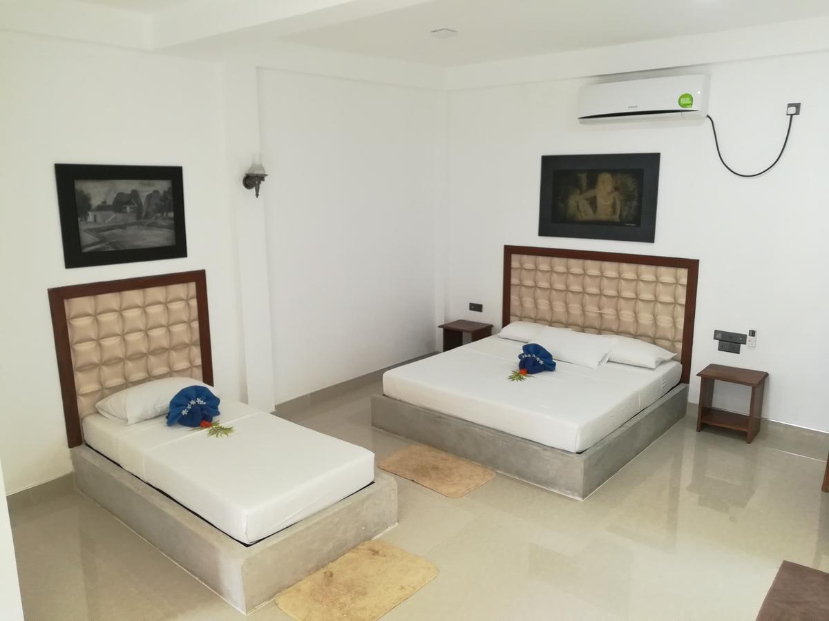 Margosa Lake Resort Anuradhapura Buitenkant foto
